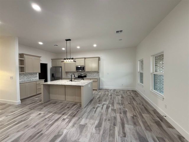 358 Weaver Way, Fletcher, OK 73541