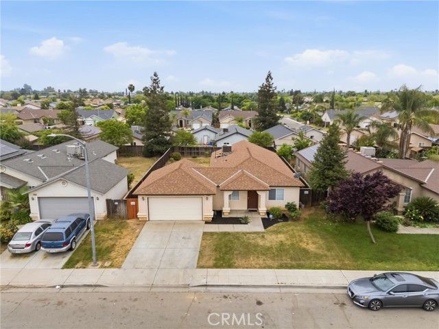 1588 Michoacan Court, Madera, CA 93638