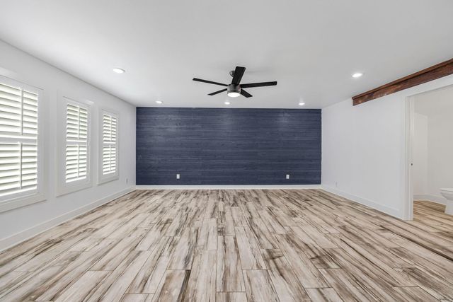 5250 Beechnut Street, Houston, TX 77096