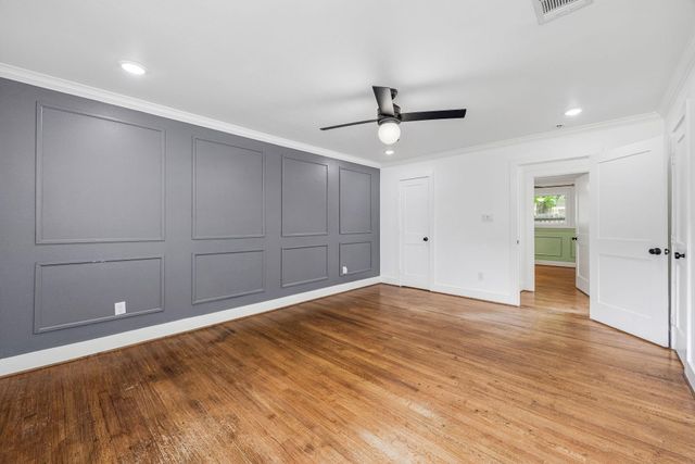 5250 Beechnut Street, Houston, TX 77096