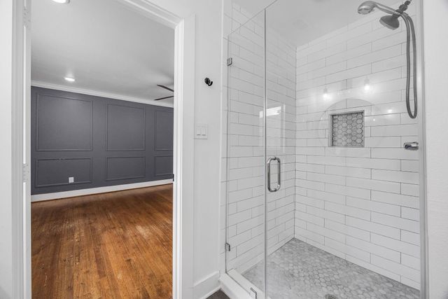 5250 Beechnut Street, Houston, TX 77096