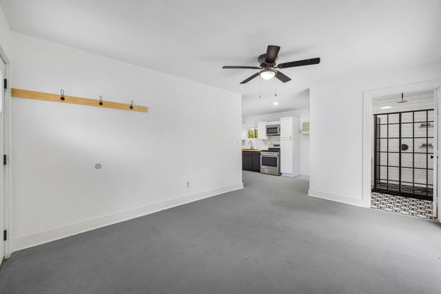 5250 Beechnut Street, Houston, TX 77096