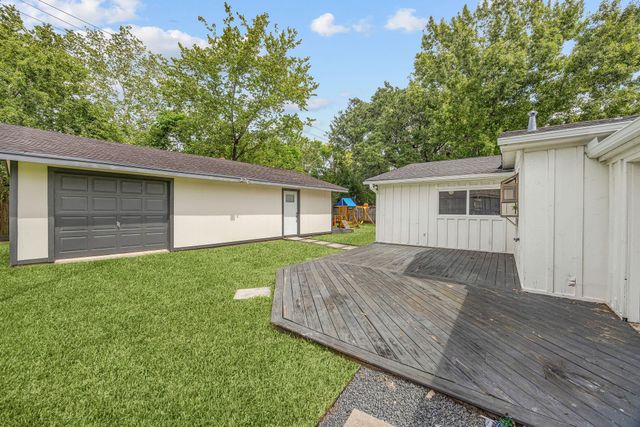 5250 Beechnut Street, Houston, TX 77096