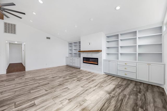 5250 Beechnut Street, Houston, TX 77096