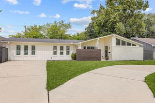 5250 Beechnut Street, Houston, TX 77096