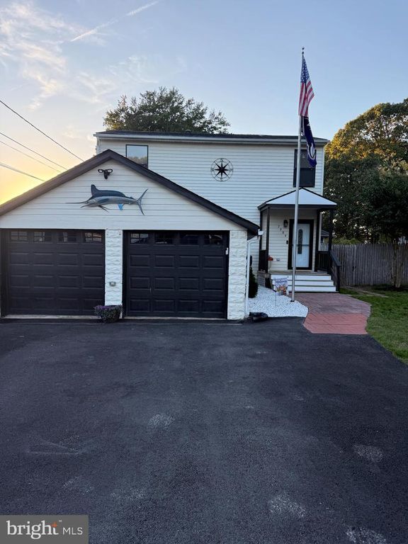 7984 CATHERINE AVE, Pasadena, MD 21122