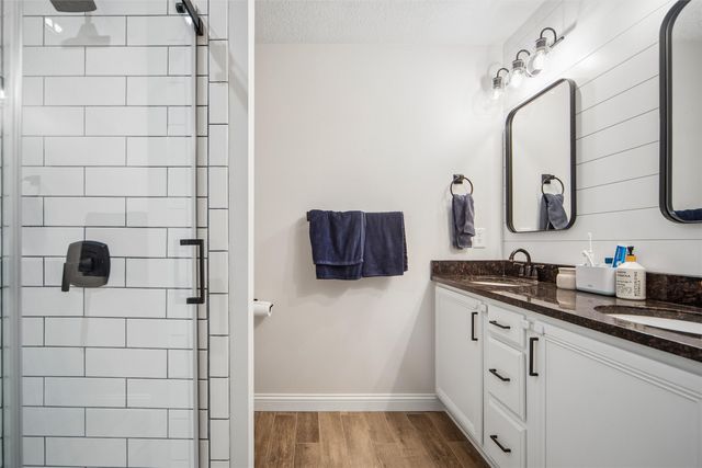 13018 Westbrook Drive, Urbandale, IA 50323