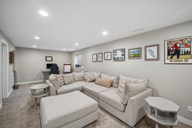 13018 Westbrook Drive, Urbandale, IA 50323