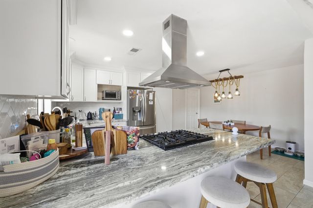 3409 S Vickie Court, Visalia, CA 93277