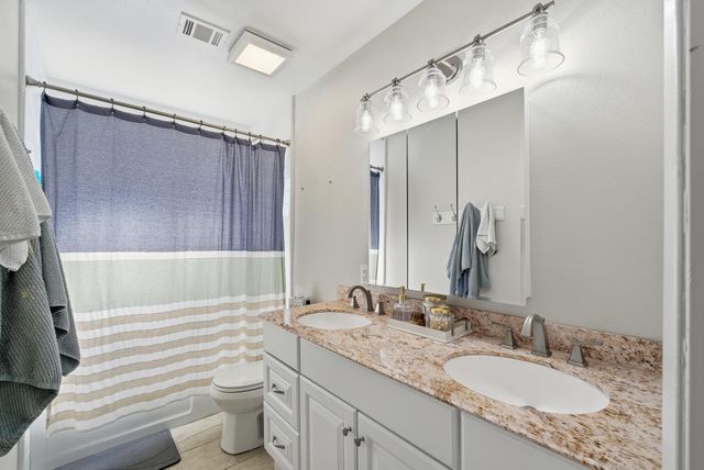 3409 S Vickie Court, Visalia, CA 93277