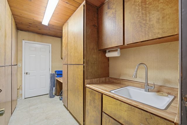 3409 S Vickie Court, Visalia, CA 93277