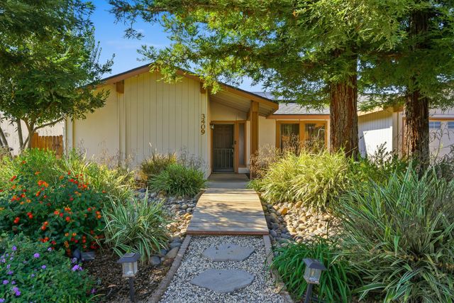 3409 S Vickie Court, Visalia, CA 93277