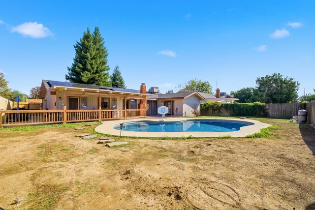 3409 S Vickie Court, Visalia, CA 93277