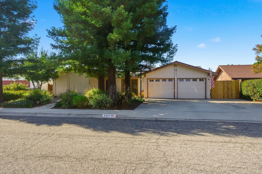 3409 S Vickie Court, Visalia, CA 93277