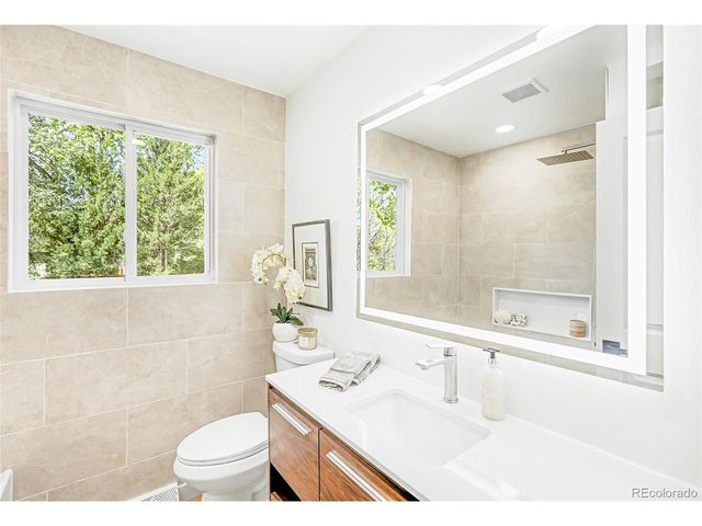 2541 S Yarrow St, Lakewood, CO 80227