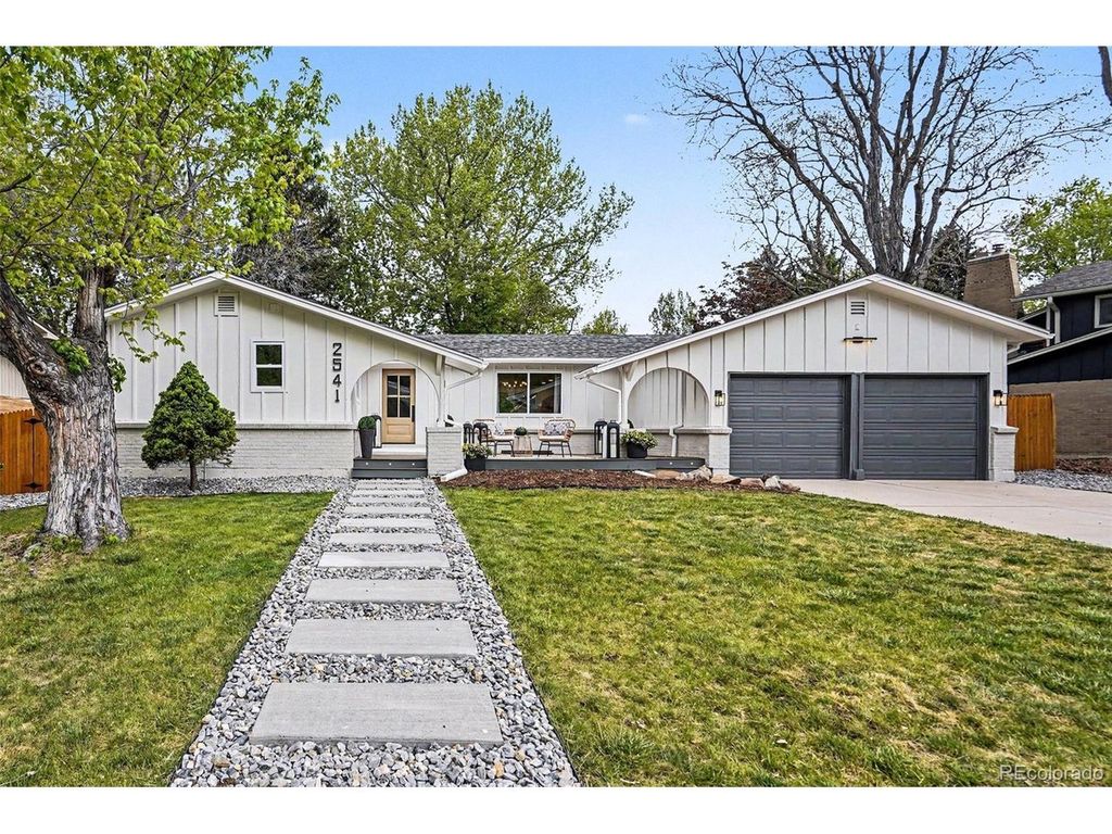 2541 S Yarrow St, Lakewood, CO 80227