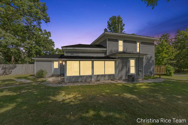 614 W Washington Street, Greenville, MI 48838