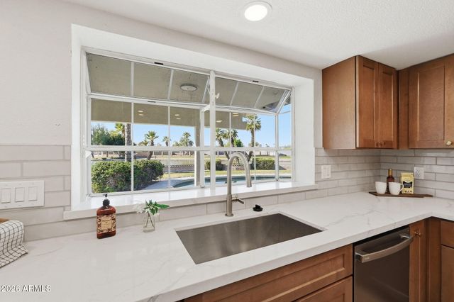 2442 W VIA RIALTO Circle, Mesa, AZ 85202