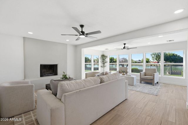 2442 W VIA RIALTO Circle, Mesa, AZ 85202