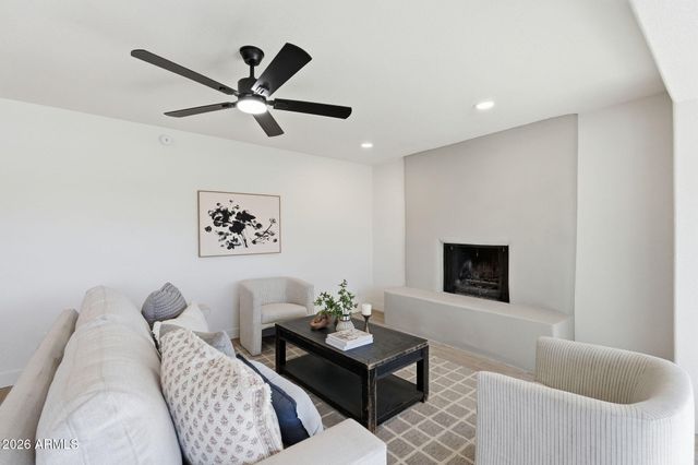 2442 W VIA RIALTO Circle, Mesa, AZ 85202