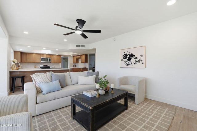 2442 W VIA RIALTO Circle, Mesa, AZ 85202