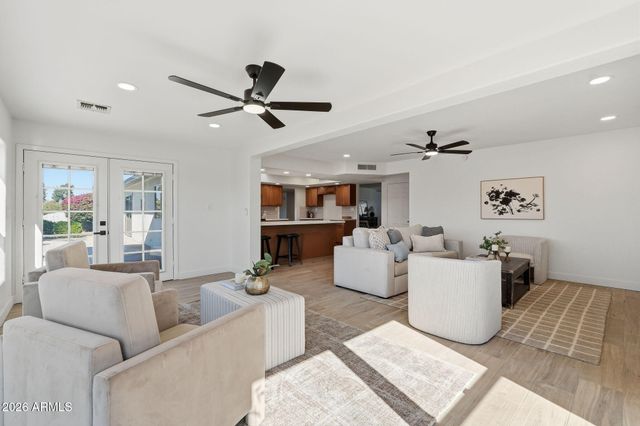 2442 W VIA RIALTO Circle, Mesa, AZ 85202