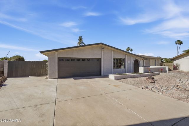 2442 W VIA RIALTO Circle, Mesa, AZ 85202