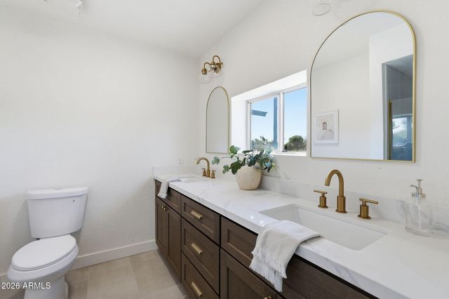 2442 W VIA RIALTO Circle, Mesa, AZ 85202