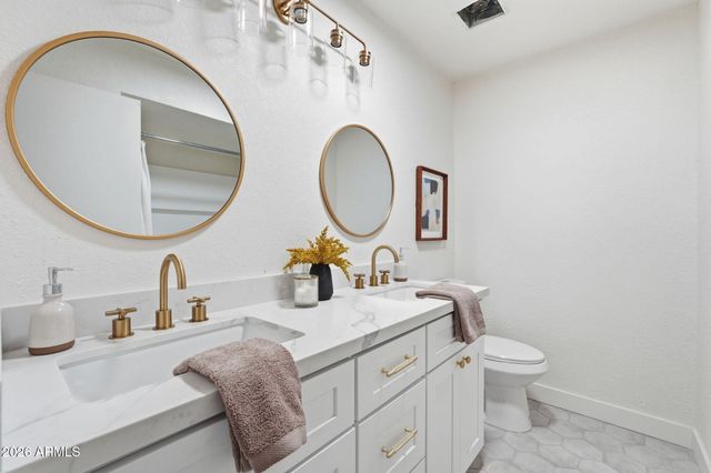 2442 W VIA RIALTO Circle, Mesa, AZ 85202