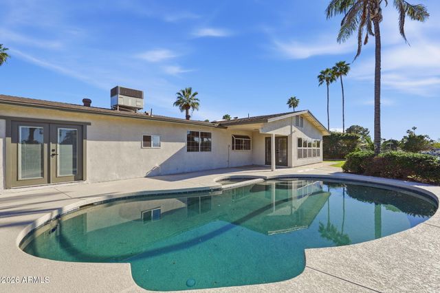 2442 W VIA RIALTO Circle, Mesa, AZ 85202