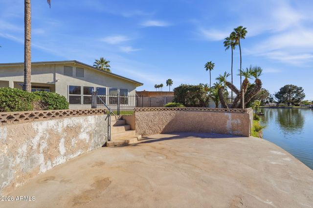 2442 W VIA RIALTO Circle, Mesa, AZ 85202