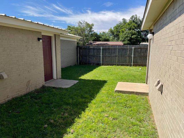 4518 35th Street, B, Lubbock, TX 79414