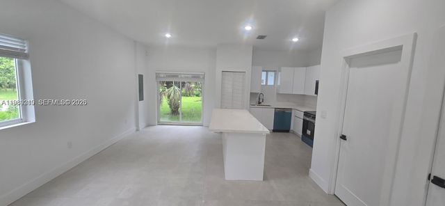 141 NW 11th St, Pompano Beach, FL 33060