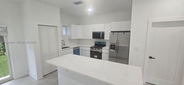 141 NW 11th St, Pompano Beach, FL 33060