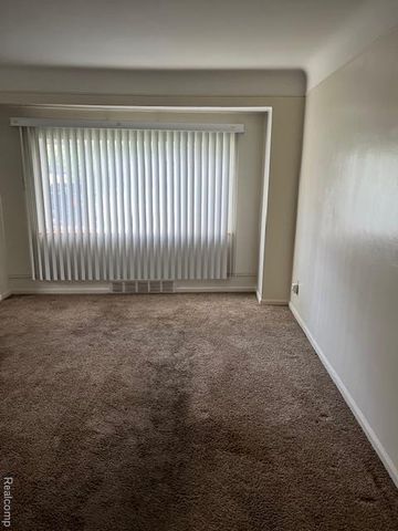 14526 Evergreen Road, Detroit, MI 48223