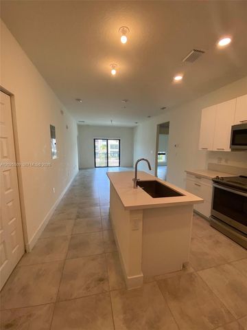 4636 NW 84th Ave 25, Doral, FL 33166