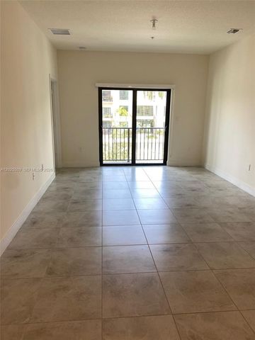 4636 NW 84th Ave 25, Doral, FL 33166