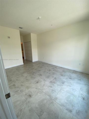4636 NW 84th Ave 25, Doral, FL 33166