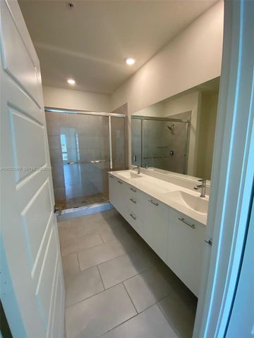 4636 NW 84th Ave 25, Doral, FL 33166
