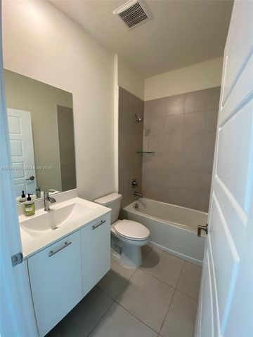 4636 NW 84th Ave 25, Doral, FL 33166