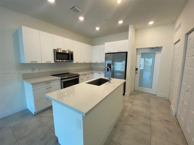 4636 NW 84th Ave 25, Doral, FL 33166