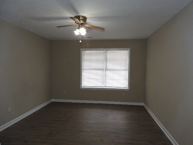 805 Albin Ct, La Vergne, TN 37086