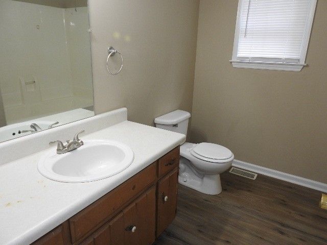 805 Albin Ct, La Vergne, TN 37086