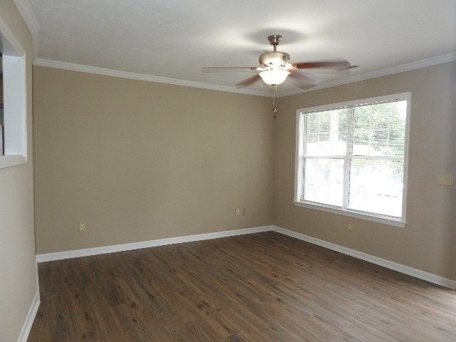 805 Albin Ct, La Vergne, TN 37086