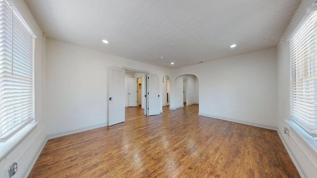 5506 Miller Avenue 202, Dallas, TX 75206
