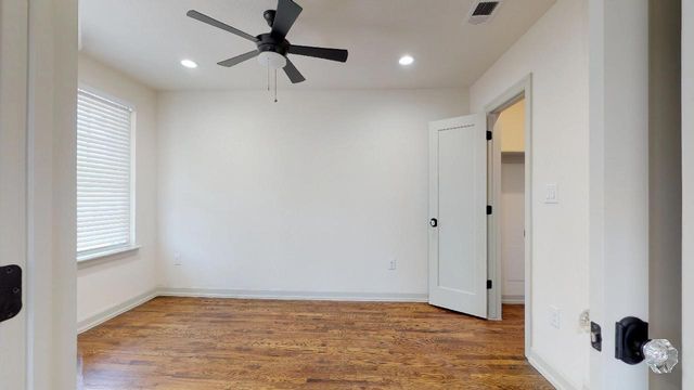 5506 Miller Avenue 202, Dallas, TX 75206