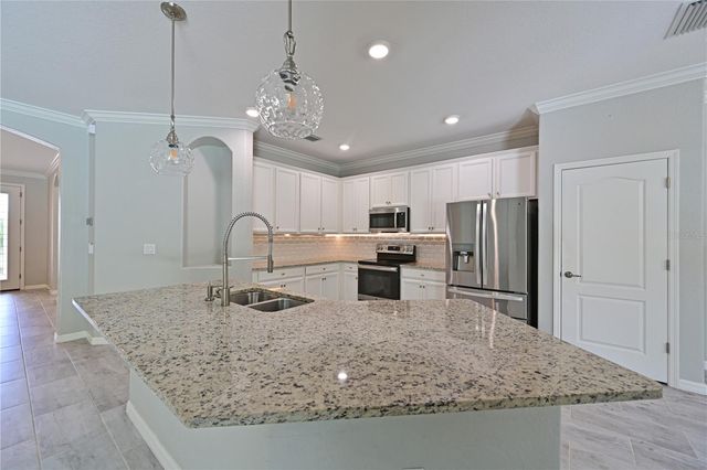 706 ACACIA COURT, Bradenton, FL 34212