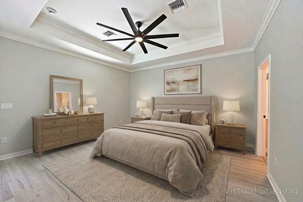 Image 11 of property listing at 706 ACACIA COURT, Bradenton, FL 34212