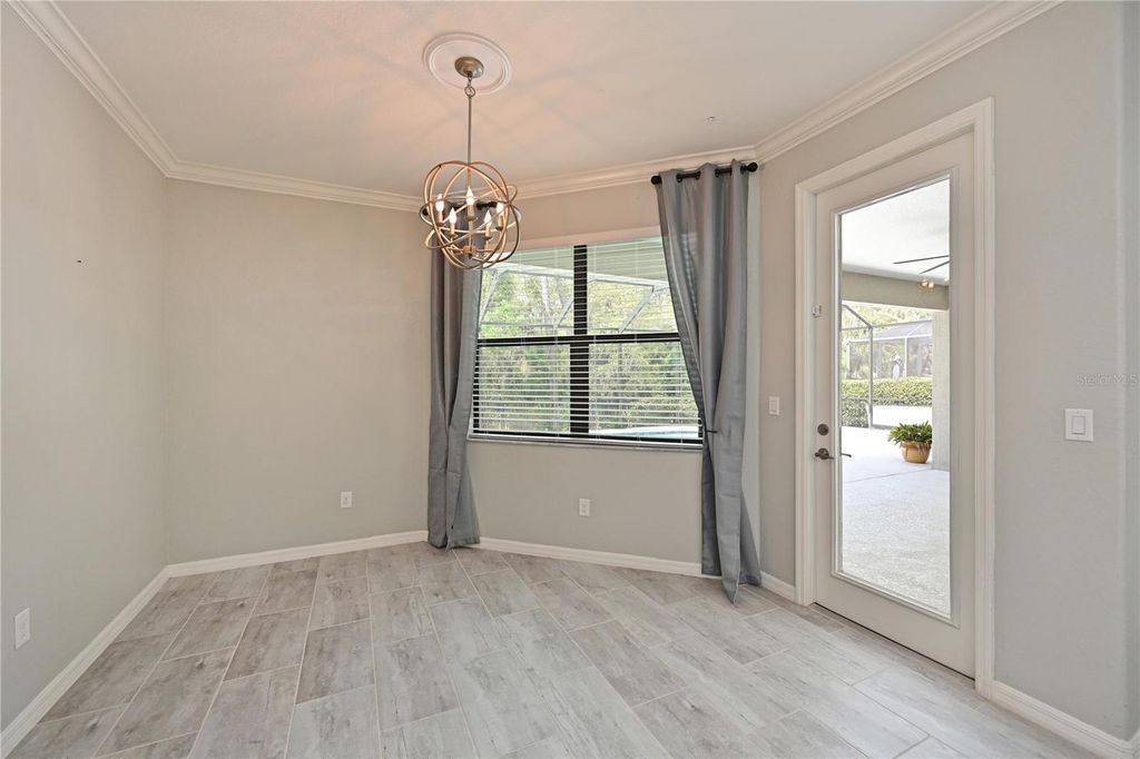 Image 23 of property listing at 706 ACACIA COURT, Bradenton, FL 34212