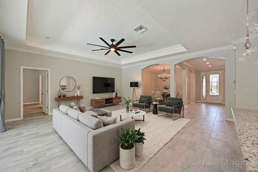 Image 7 of property listing at 706 ACACIA COURT, Bradenton, FL 34212